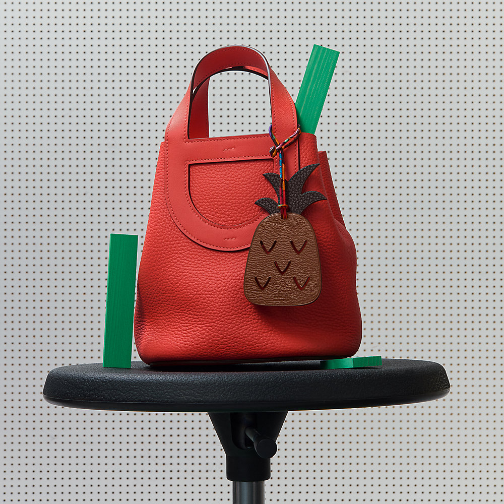 Pineapple and leaf charm | Hermès USA